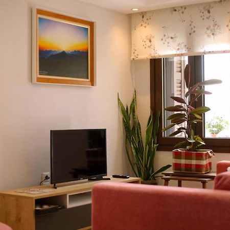 Το Σπίτι Της Ευτυχίας Σουίτα Apartment Karpenisi Ngoại thất bức ảnh