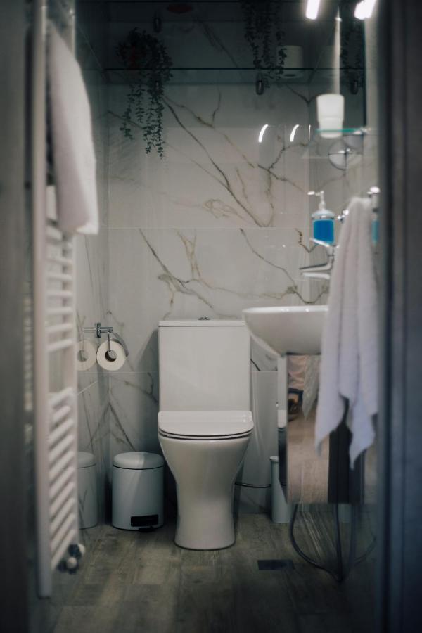 Το Σπίτι Της Ευτυχίας Σουίτα Apartment Karpenisi Ngoại thất bức ảnh